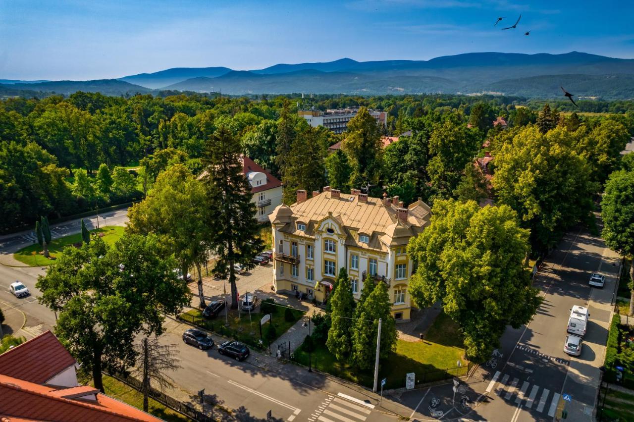 Hotel Bella Jelenia Góra Εξωτερικό φωτογραφία